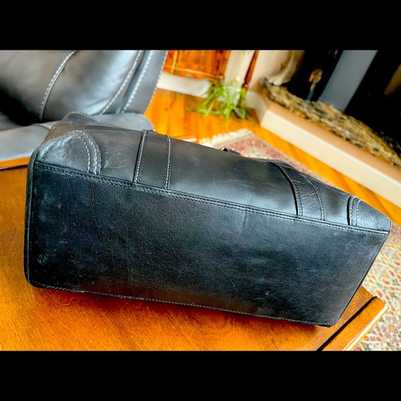 Coach Legacy Hampton large zip topTote Shopper. - Picture 13 of 16